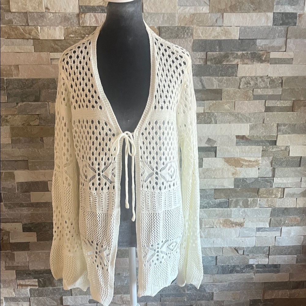 New FASHION
Cream Open-Knit Women's Sweater